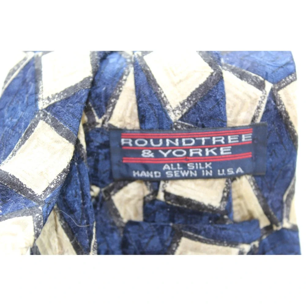 Roundtree & Yorke Mens Navy Blue Cream Geometric Diamond Silk Tie Hand Sewn USA